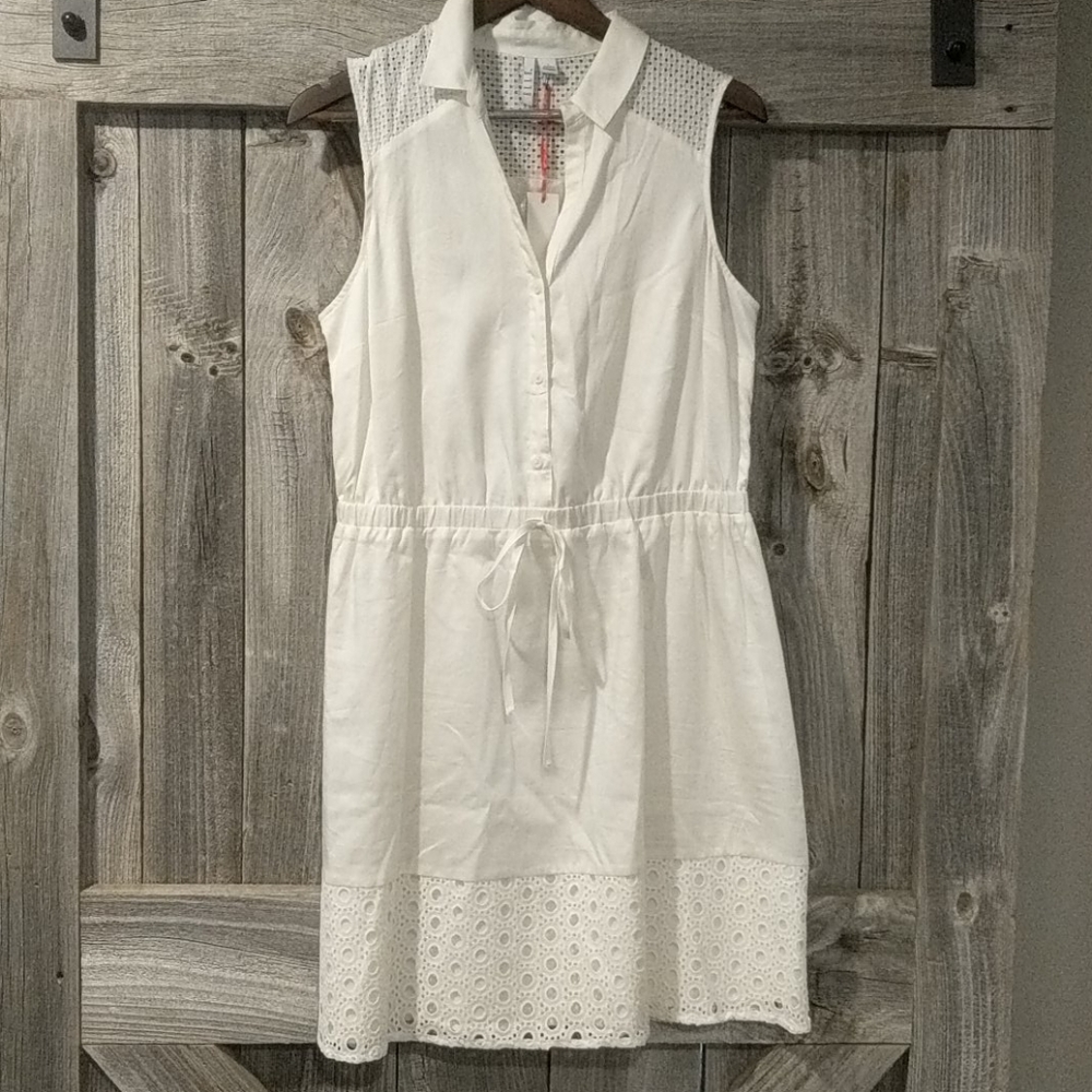 Women's mid length white lace dress
